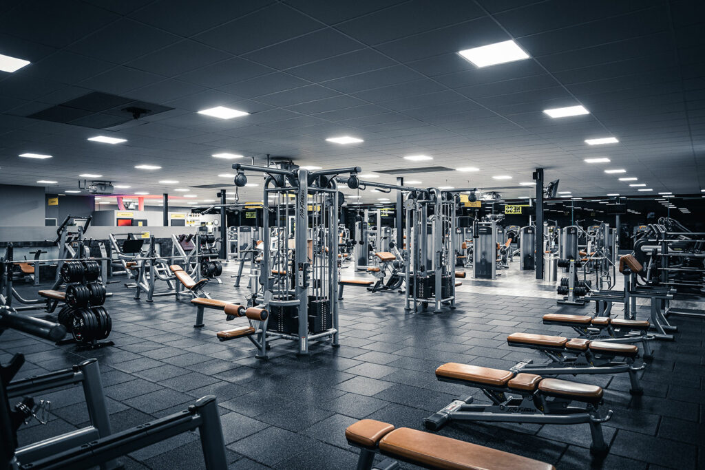 training-im-fitnessstudio-fitness-gym